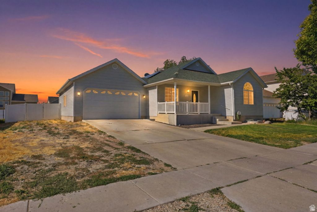 1836 E CANARY WAY, Eagle Mountain, UT 84005