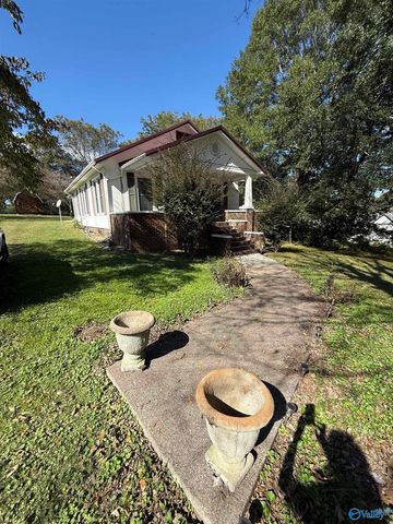 623 Chisolm Avenue, Bridgeport, AL 35740