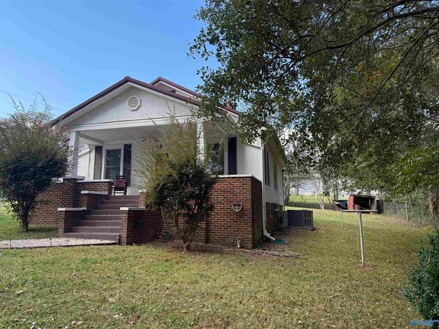 623 Chisolm Avenue, Bridgeport, AL 35740