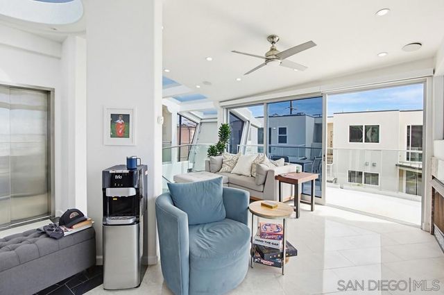 3786 Strandway 1, San Diego, CA 92109