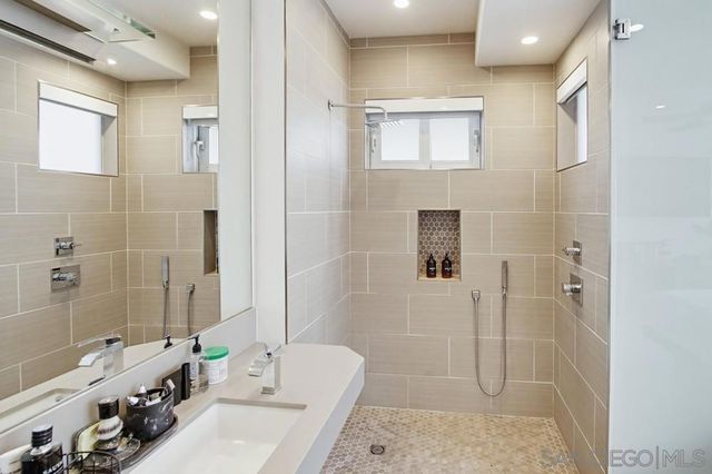 3786 Strandway 1, San Diego, CA 92109