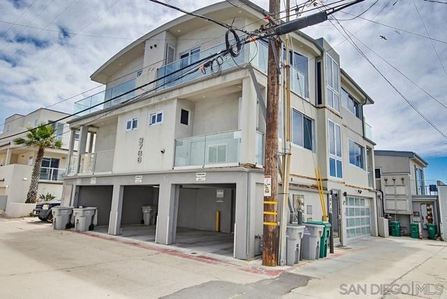 3786 Strandway 1, San Diego, CA 92109