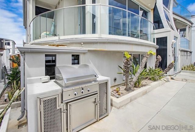 3786 Strandway 1, San Diego, CA 92109