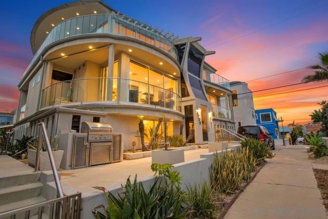 3786 Strandway 1, San Diego, CA 92109