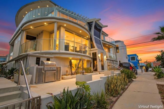3786 Strandway 1, San Diego, CA 92109