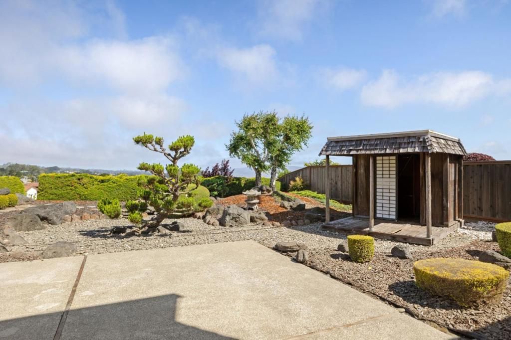 Image 22 of property listing at 1064 Springfield Drive, Millbrae, CA 94030