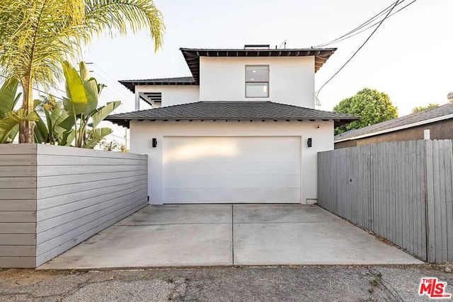 3496 Redwood Avenue, Los Angeles, CA 90066