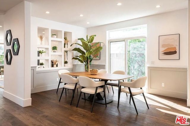 3496 Redwood Avenue, Los Angeles, CA 90066