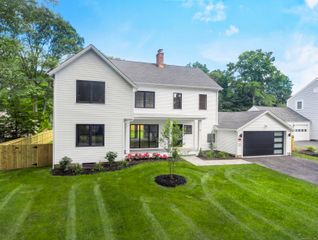 92 Westwood Road, Fairfield, CT 06825