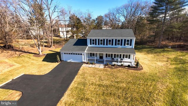 929 HOLLY CREEK DR, Great Falls, VA 22066