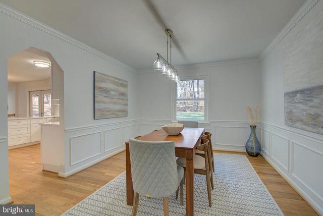 929 HOLLY CREEK DR, Great Falls, VA 22066