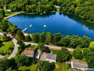 8 Cross Oak Lane, West Milford, NJ 07480