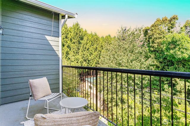 17921 80th Avenue NE #A2, Kenmore, WA 98028