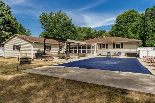 2160 Linway Drive, Beloit, WI 53511