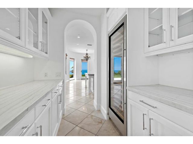 11 Greens Bluff, Newport Coast, CA 92657