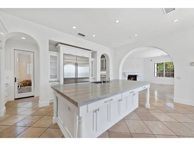 11 Greens Bluff, Newport Coast, CA 92657