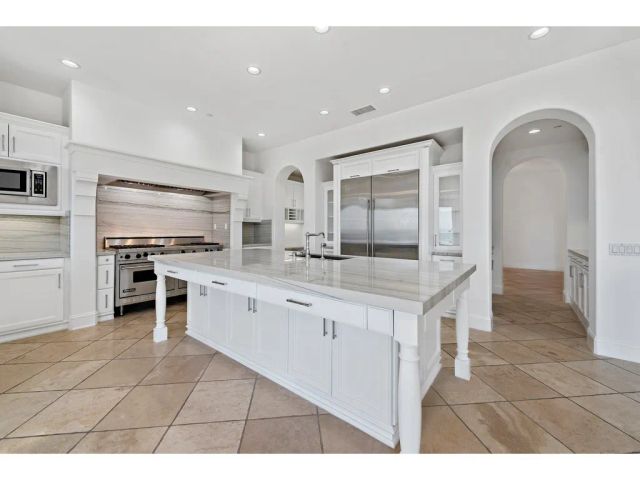 11 Greens Bluff, Newport Coast, CA 92657