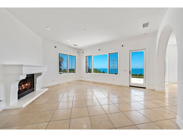 11 Greens Bluff, Newport Coast, CA 92657