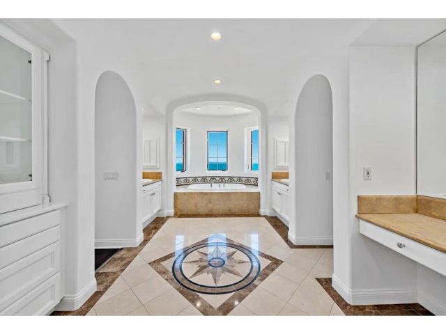 11 Greens Bluff, Newport Coast, CA 92657