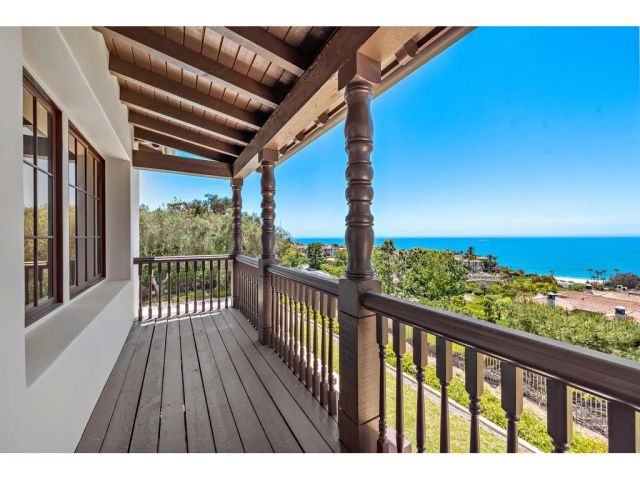 11 Greens Bluff, Newport Coast, CA 92657