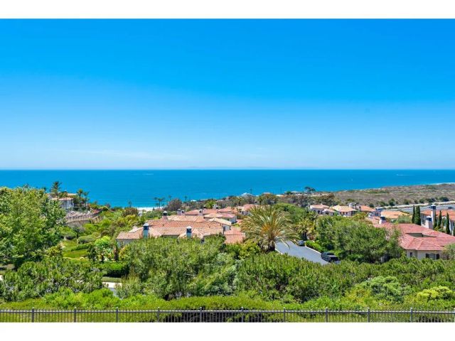 11 Greens Bluff, Newport Coast, CA 92657