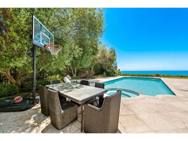 11 Greens Bluff, Newport Coast, CA 92657