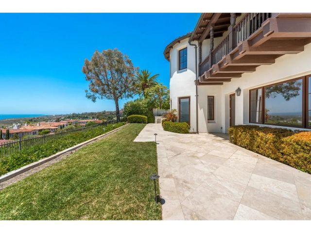11 Greens Bluff, Newport Coast, CA 92657