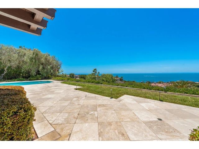 11 Greens Bluff, Newport Coast, CA 92657