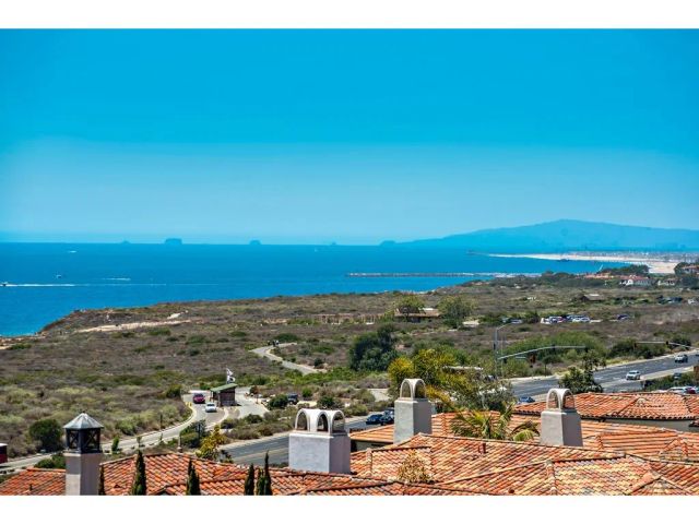 11 Greens Bluff, Newport Coast, CA 92657