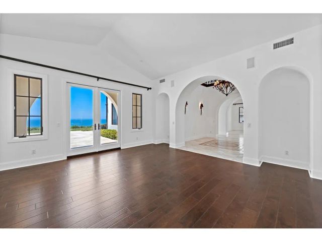 11 Greens Bluff, Newport Coast, CA 92657