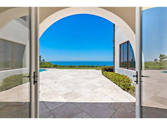 11 Greens Bluff, Newport Coast, CA 92657