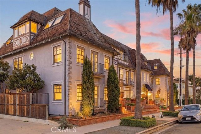 39 Coronado Avenue, Long Beach, CA 90803