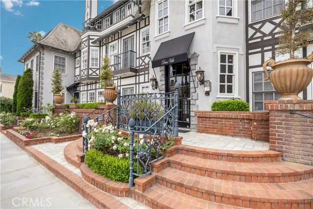 39 Coronado Avenue, Long Beach, CA 90803