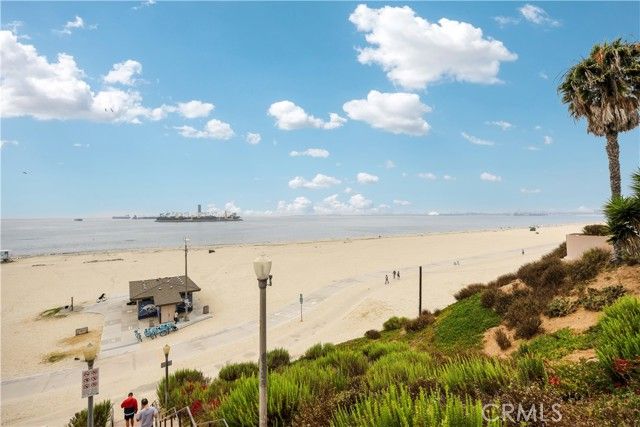 39 Coronado Avenue, Long Beach, CA 90803