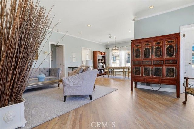 39 Coronado Avenue, Long Beach, CA 90803