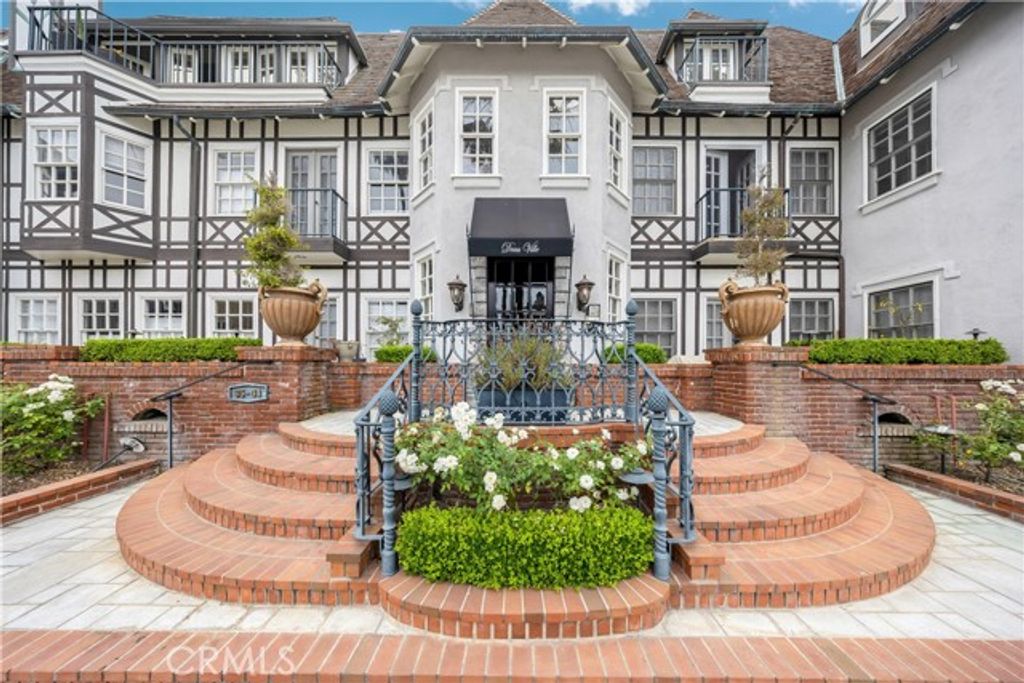 39 Coronado Avenue, Long Beach, CA 90803