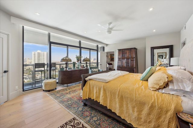 1701 Hermann Drive 22CE, Houston, TX 77004