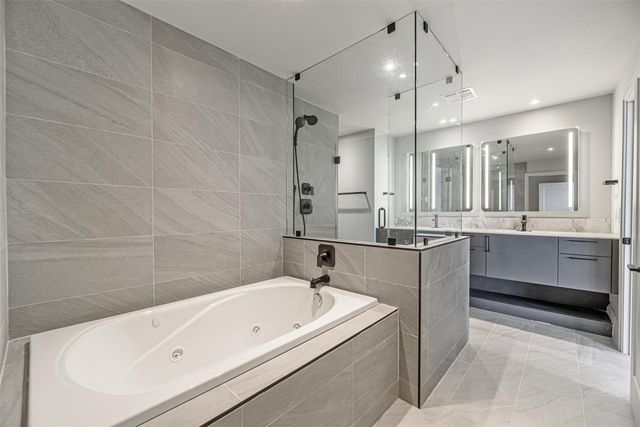 1701 Hermann Drive 22CE, Houston, TX 77004