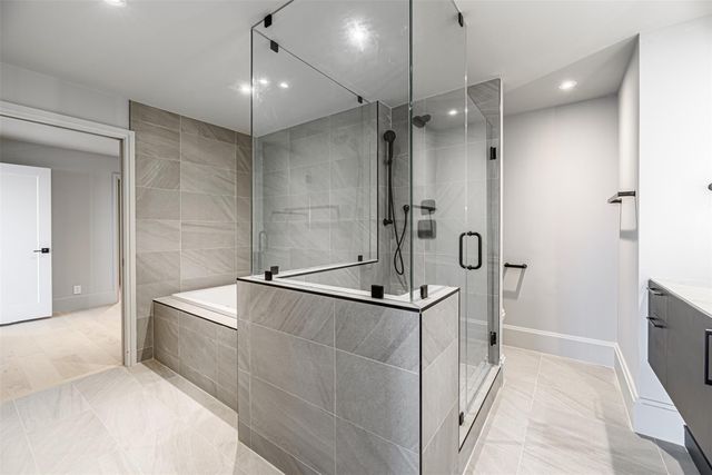 1701 Hermann Drive 22CE, Houston, TX 77004