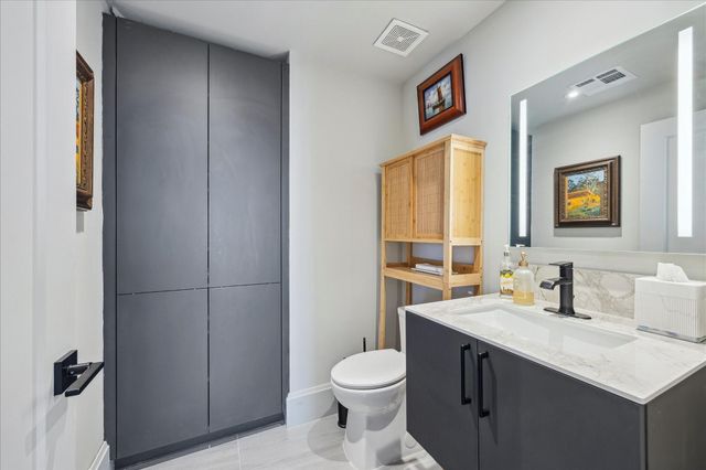 1701 Hermann Drive 22CE, Houston, TX 77004