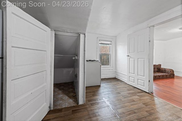 5122 Trowbridge Street, Hamtramck, MI 48212