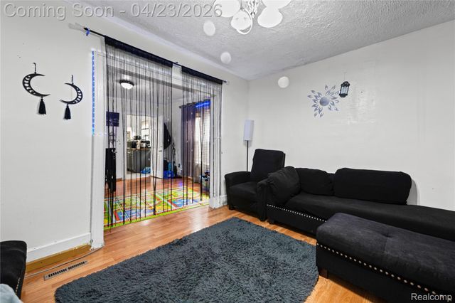 5122 Trowbridge Street, Hamtramck, MI 48212