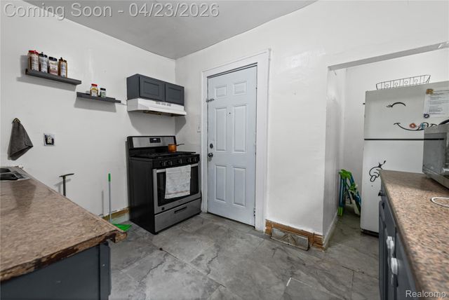 5122 Trowbridge Street, Hamtramck, MI 48212