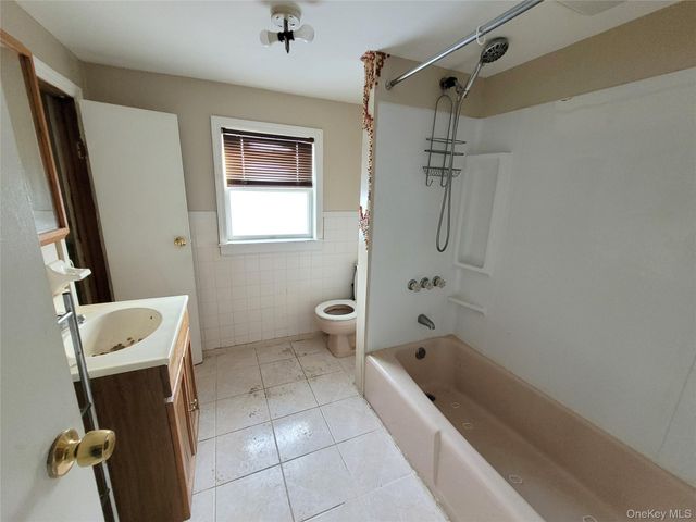 60-38 78th Avenue, Glendale, NY 11385