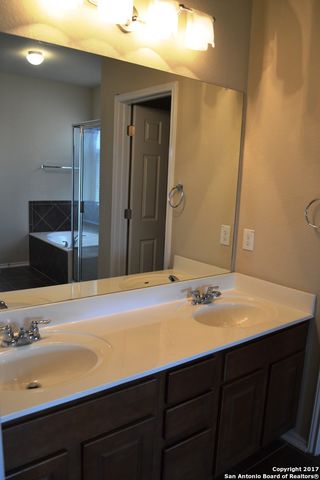 509 SEA HEADRIG DR, Cibolo, TX 78108