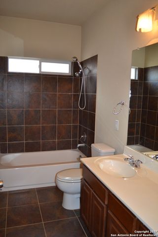 509 SEA HEADRIG DR, Cibolo, TX 78108