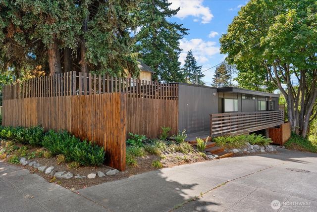 719 721 N 38th Street, Seattle, WA 98103