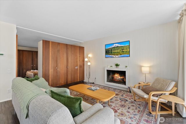 719 721 N 38th Street, Seattle, WA 98103
