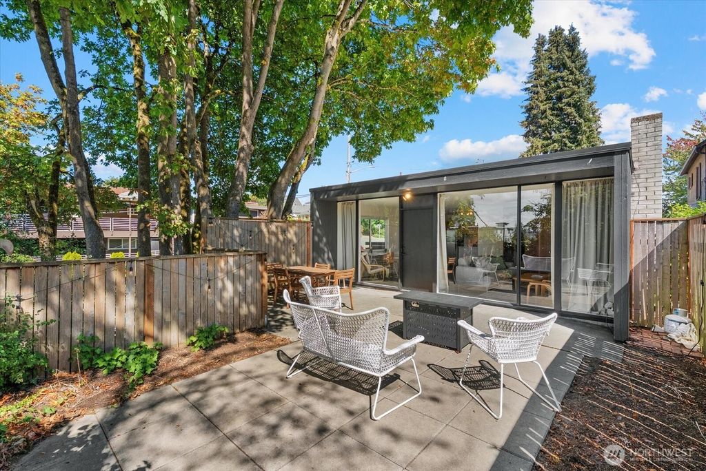 719 721 N 38th Street, Seattle, WA 98103