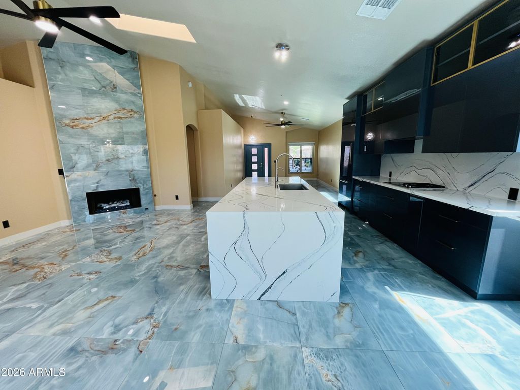 8709 E GAIL Road, Scottsdale, AZ 85260